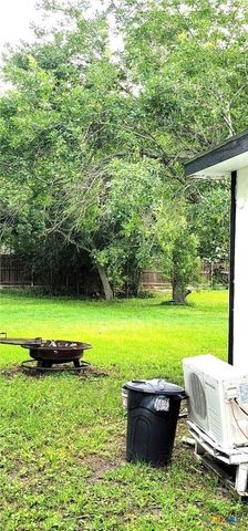 308 W Saint Louis Avenue, Seadrift, TX 77983