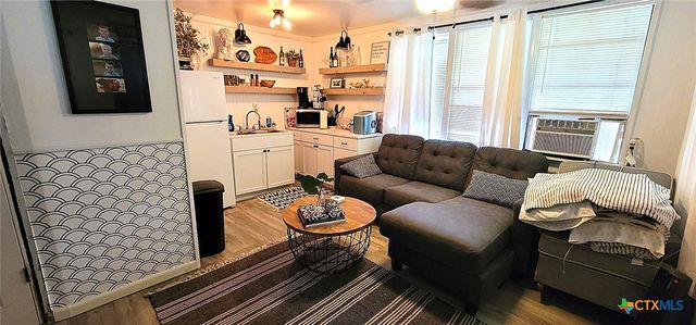 308 W Saint Louis Avenue, Seadrift, TX 77983