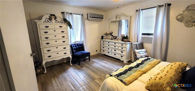 308 W Saint Louis Avenue, Seadrift, TX 77983