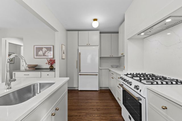 2334 Doswell Avenue, Saint Paul, MN 55108