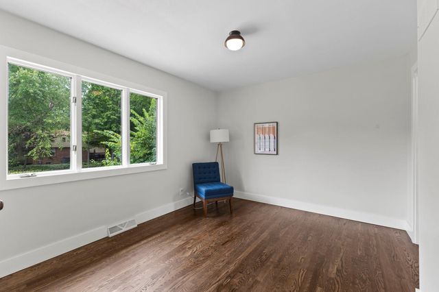 2334 Doswell Avenue, Saint Paul, MN 55108
