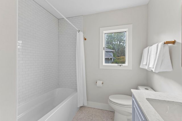 2334 Doswell Avenue, Saint Paul, MN 55108