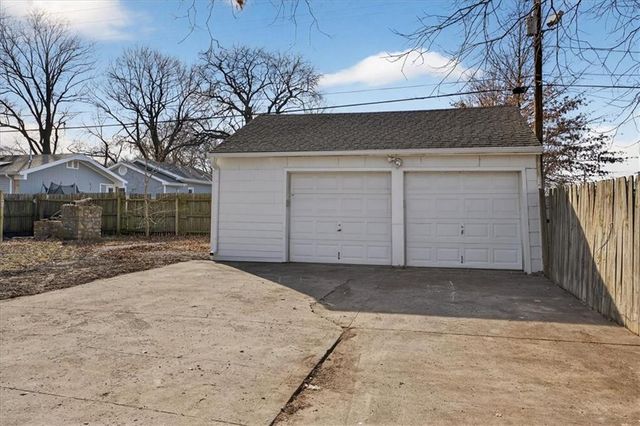 121 N Blake Street, Olathe, KS 66061