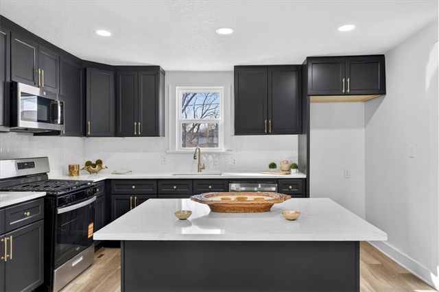 121 N Blake Street, Olathe, KS 66061