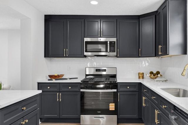 121 N Blake Street, Olathe, KS 66061