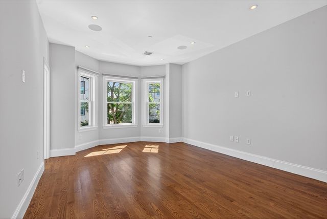 36 Rossmore St 2, Somerville, MA 02143