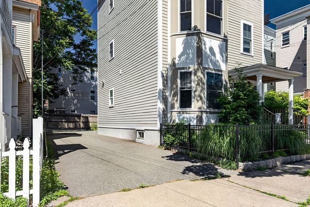 36 Rossmore St 2, Somerville, MA 02143