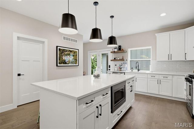 7300 Amherst Avenue, University City, MO 63130