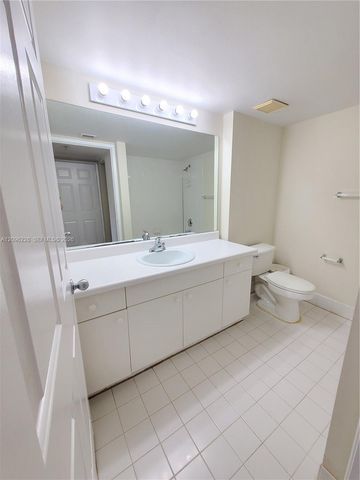 2600 S University Drive 321, Davie, FL 33328