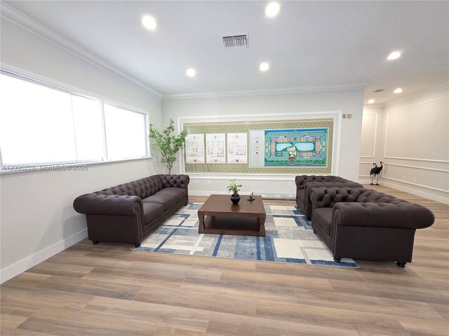 2600 S University Drive 321, Davie, FL 33328
