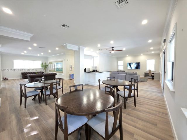 2600 S University Drive 321, Davie, FL 33328