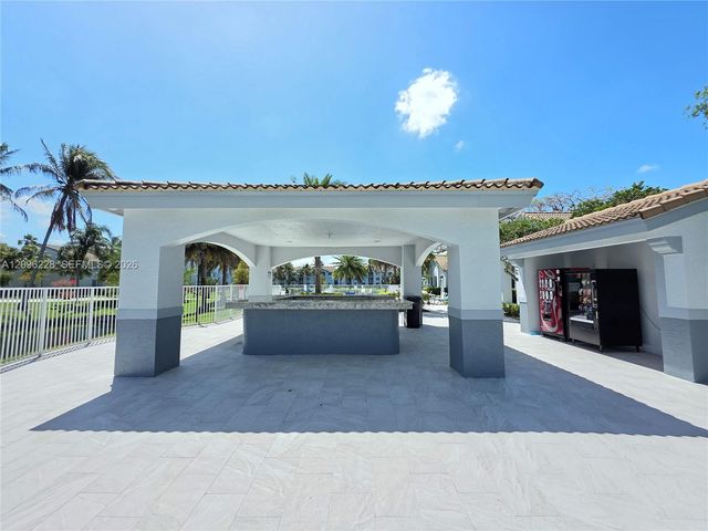 2600 S University Drive 321, Davie, FL 33328