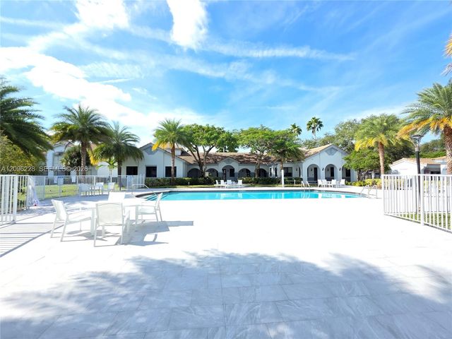 2600 S University Drive 321, Davie, FL 33328
