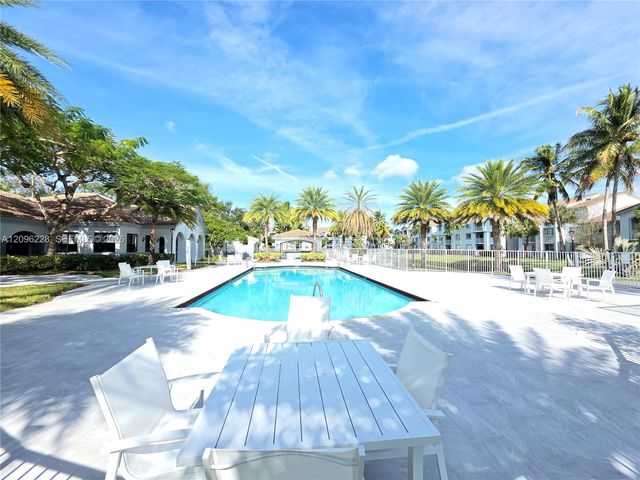 2600 S University Drive 321, Davie, FL 33328