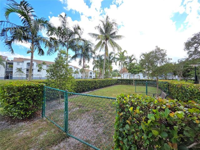 2600 S University Drive 321, Davie, FL 33328