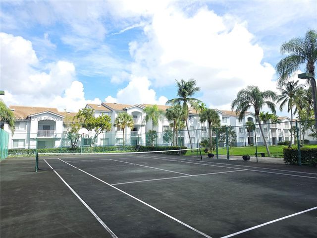 2600 S University Drive 321, Davie, FL 33328