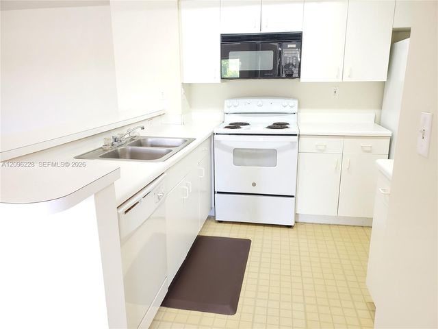 2600 S University Drive 321, Davie, FL 33328