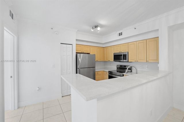 6831 SW 44th Street 205, Miami, FL 33155