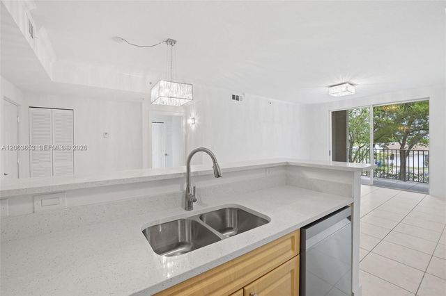 6831 SW 44th Street 205, Miami, FL 33155