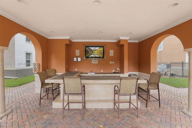 6831 SW 44th Street 205, Miami, FL 33155
