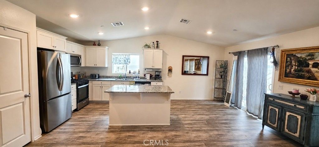 377 White Gate, San Jacinto, CA 92583