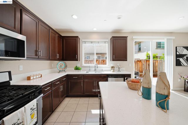 2631 Clarita Dr, Pittsburg, CA 94565