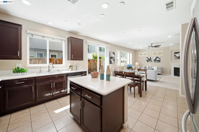 2631 Clarita Dr, Pittsburg, CA 94565