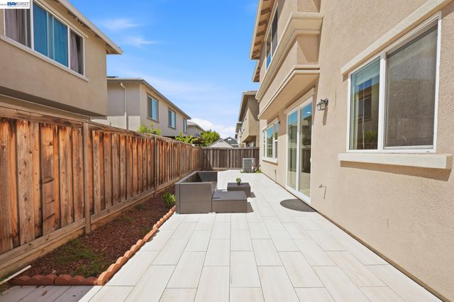 2631 Clarita Dr, Pittsburg, CA 94565