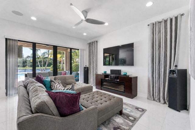 8723 Grand Prix Lane, Boynton Beach, FL 33472