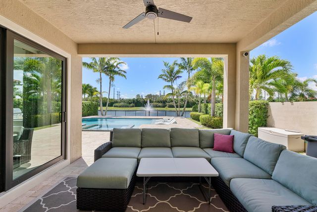 8723 Grand Prix Lane, Boynton Beach, FL 33472
