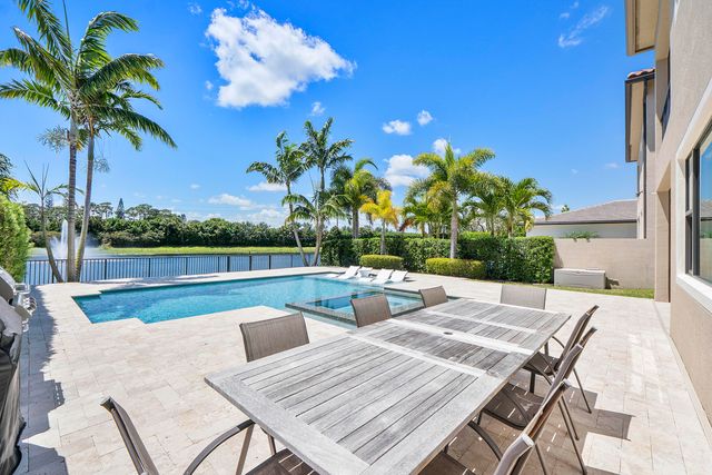 8723 Grand Prix Lane, Boynton Beach, FL 33472