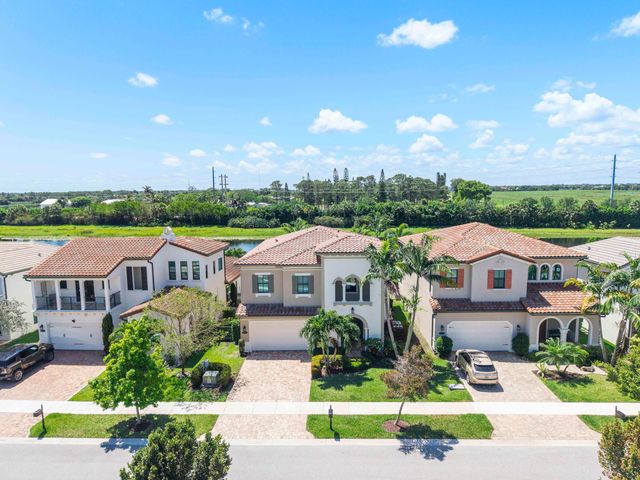 8723 Grand Prix Lane, Boynton Beach, FL 33472