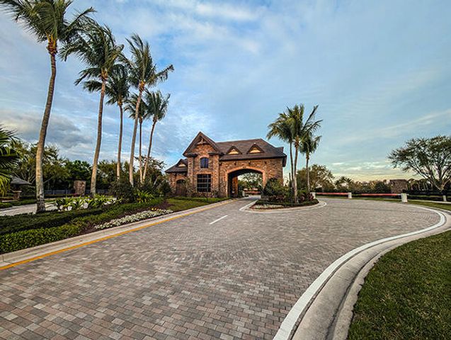 8723 Grand Prix Lane, Boynton Beach, FL 33472