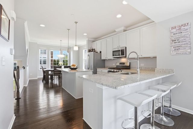 2925 Madison Drive, Naperville, IL 60564