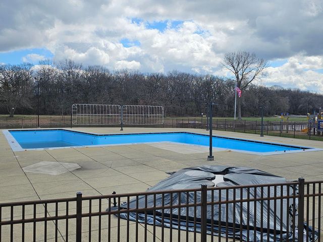 58 Vail Colony 7, Fox Lake, IL 60020