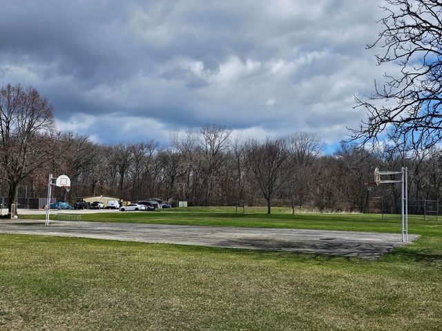 58 Vail Colony 7, Fox Lake, IL 60020