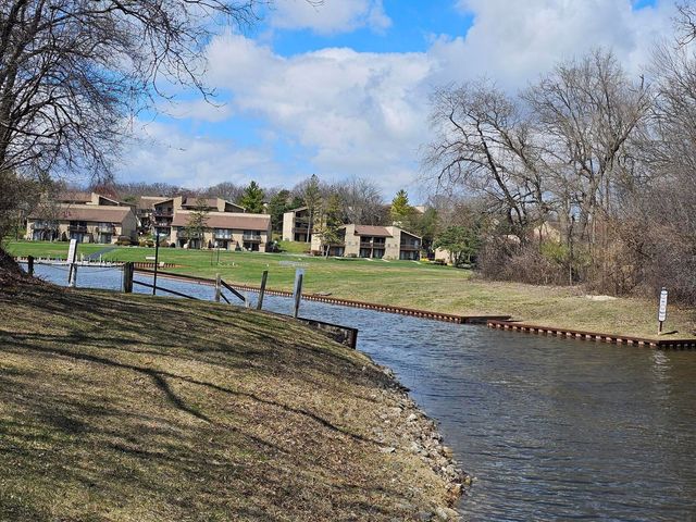 58 Vail Colony 7, Fox Lake, IL 60020