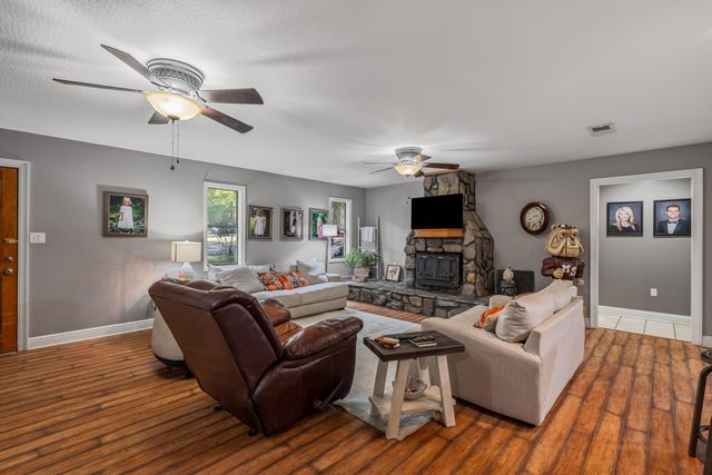 92 Merchant, Ellisville, MS 39437