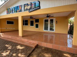 985 SW 10th St 3, Miami, FL 33130
