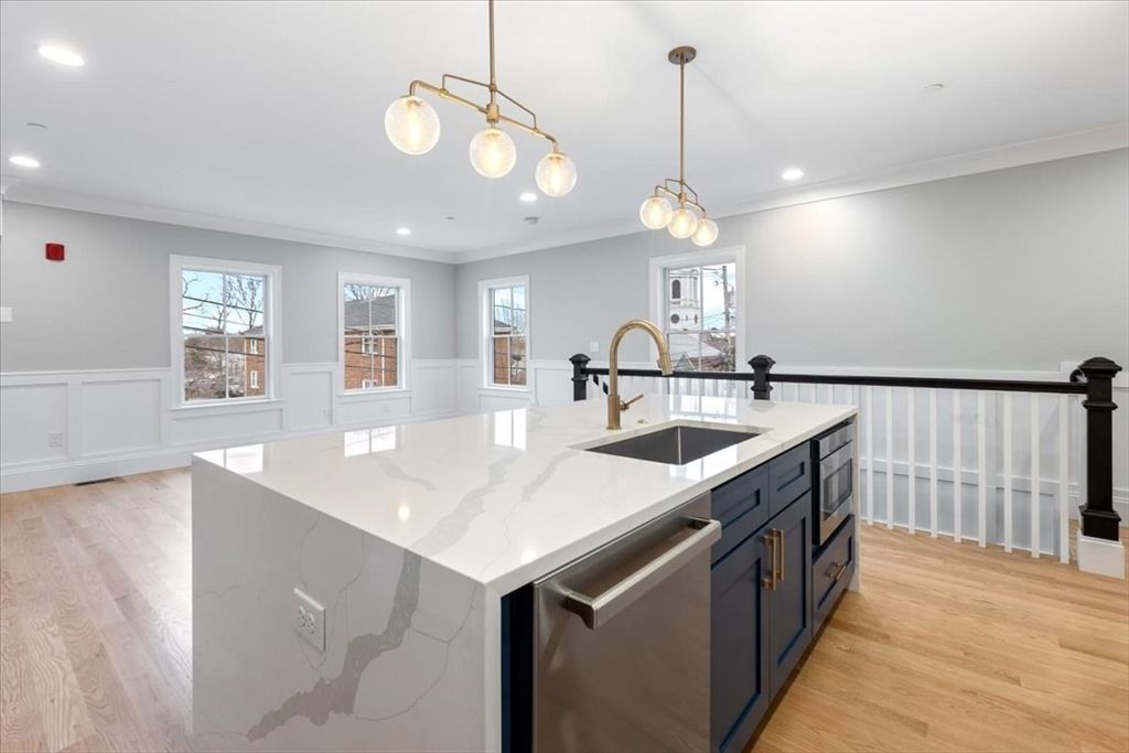 30 Dighton 1, Boston, MA 02135