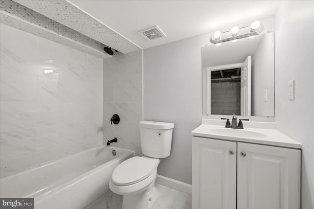 2500 S EADS ST, Arlington, VA 22202