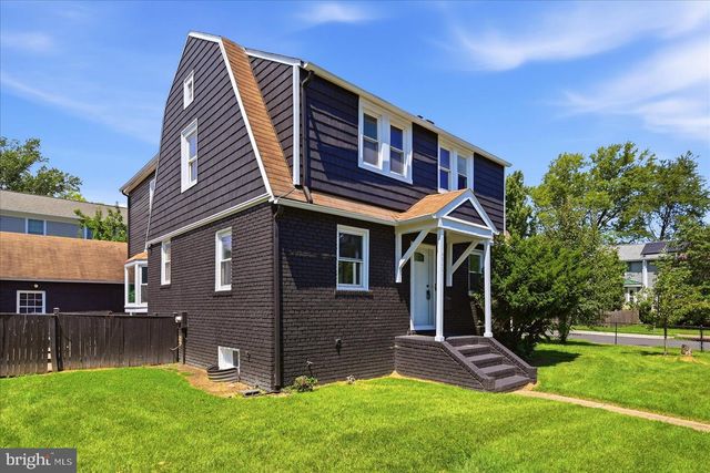 2500 S EADS ST, Arlington, VA 22202