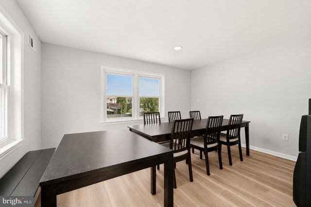 2500 S EADS ST, Arlington, VA 22202