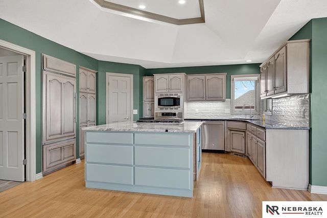 17806 Sawgrass Circle, Omaha, NE 68136