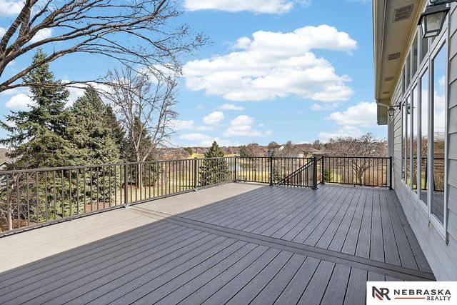 17806 Sawgrass Circle, Omaha, NE 68136