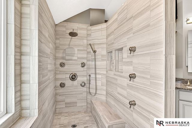 17806 Sawgrass Circle, Omaha, NE 68136