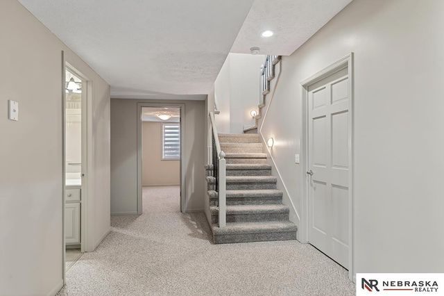 17806 Sawgrass Circle, Omaha, NE 68136