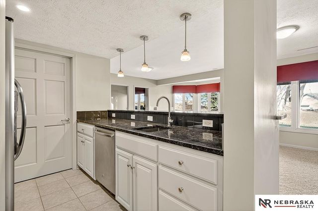 17806 Sawgrass Circle, Omaha, NE 68136