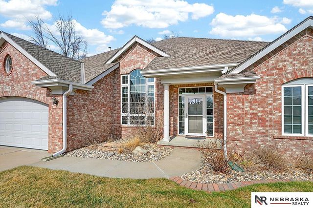 17806 Sawgrass Circle, Omaha, NE 68136