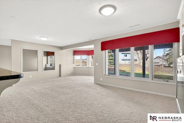 17806 Sawgrass Circle, Omaha, NE 68136